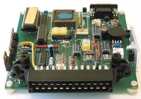 ECU چیست و چرا عیب‌یابی آن اهمیت دارد؟